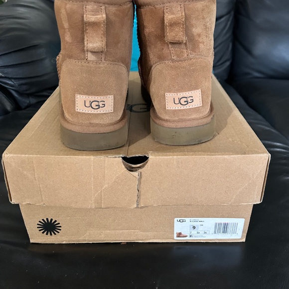 UGG - Women's Classic Mini II - Picture 4 of 5